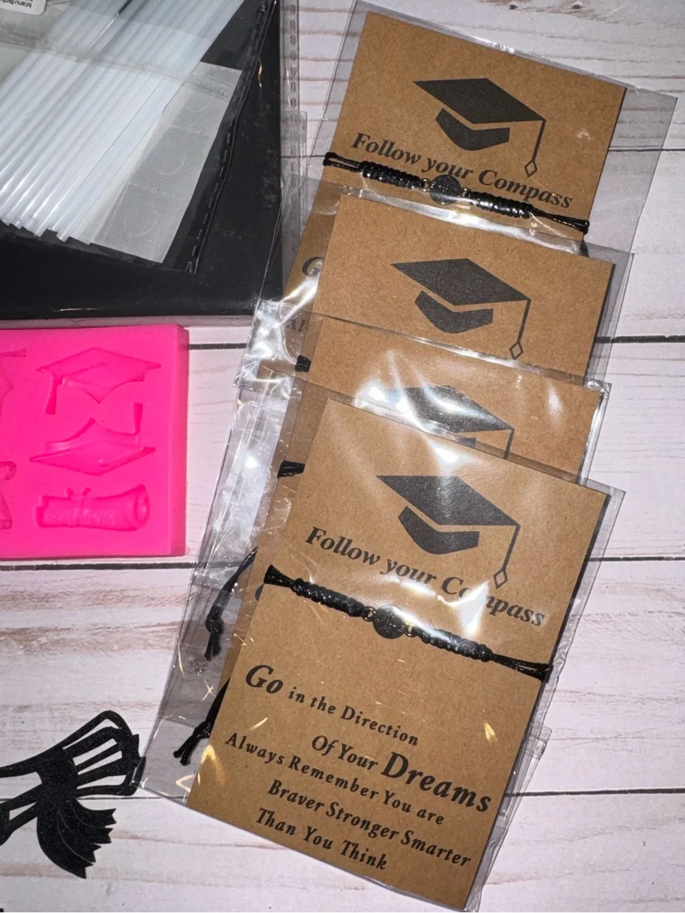 Graduation party accessories